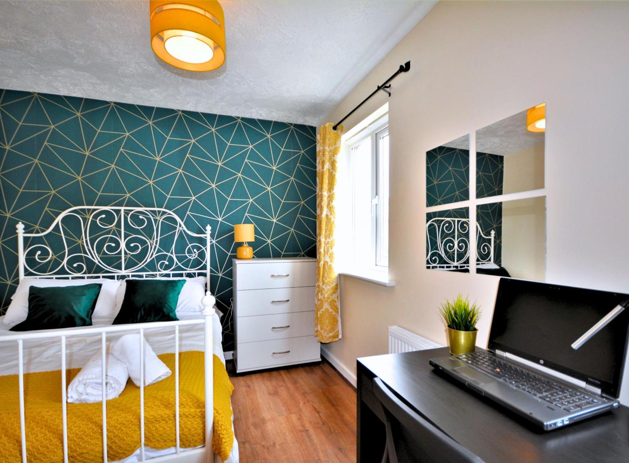 Manchester Townhouse By Bevolve - 4 Bedrooms - Free Parking Екстериор снимка